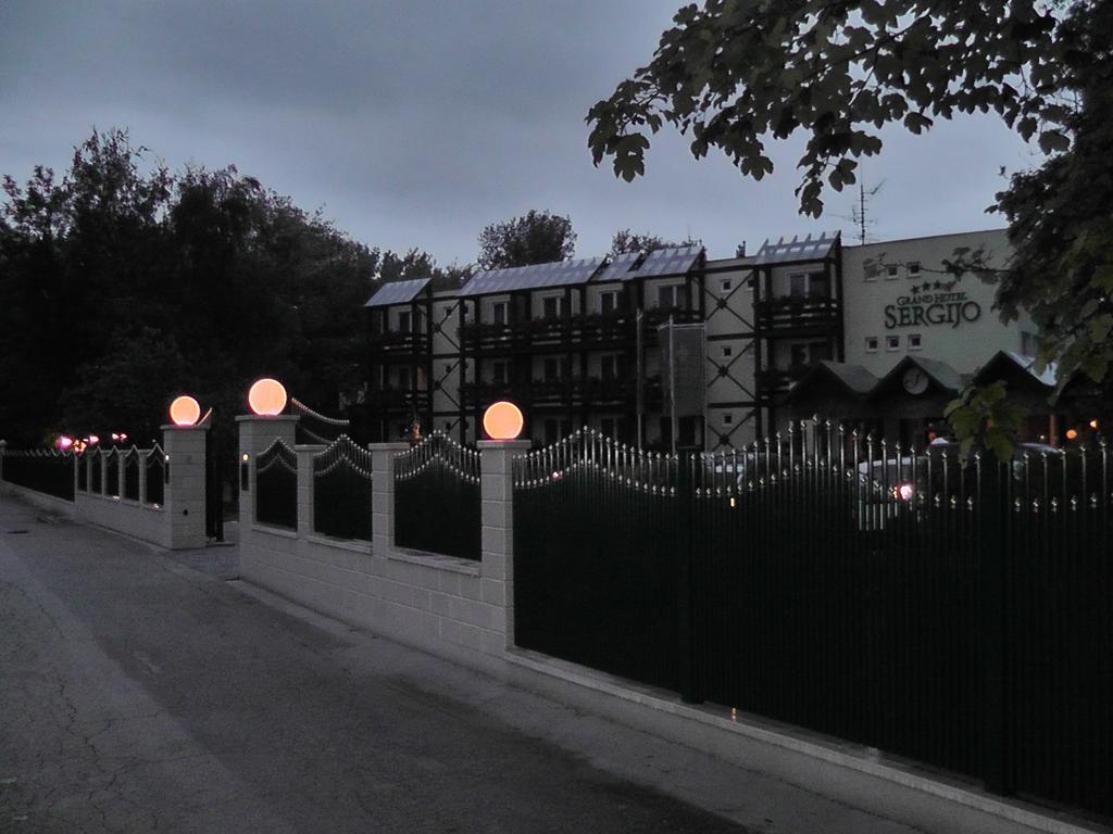 Grand Hotel Residence Boutique Hotel With Privat Wellnes (Adults Only) Piest'any Esterno foto